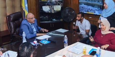 محافظ
الإسكندرية
يعقد
لقاءً
جماهيريا
لخدمة
المواطنين
بأحياء
العجمي
وغرب
والجمرك