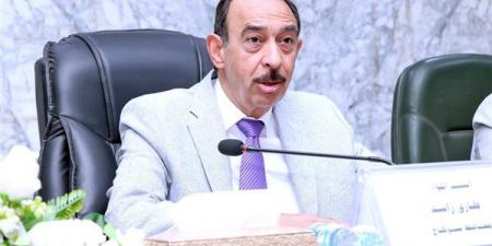 محافظ
      سوهاج
      يعلن
      بدء
      تطبيق
      حزمة
      تيسيرات
      جديدة
      لتراخيص
      المحال
      العامة