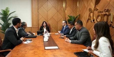 وزيرة
      الإسكان
      تبحث
      مع
      كبار
      المطورين
      العقاريين
      تسريع
      التسويق
      وزيادة
      الإشغالات
      بالمدن
      الجديدة