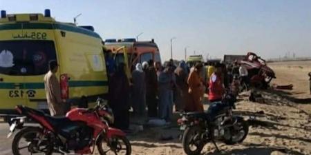 مصرع
      شخصين
      في
      انقلاب
      سيارة
      نقل
      بالمنيا