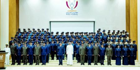 وزير الداخلية: دعم المنظومة الأمنية ونهضة الوطن بالعلم والمعرفة