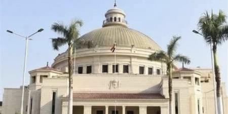 تفسير رؤية الجامعة في منام العزباء وعلاقتها بتقدم كبير في حياتها العملية