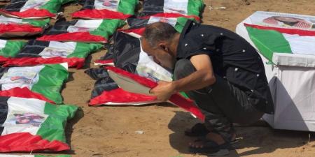 تشييع جثامين 112 شهيدا من عائلة واحدة بغزة في أكبر جنازة في تاريخ فلسطين