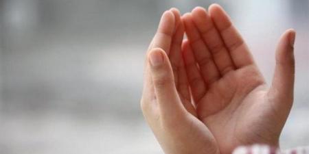 "اللهم
      إني
      أسألك
      علما
      نافعا"،
      10
      أدعية
      قصيرة
      يمكنك
      ترديدها
      في
      الصباح