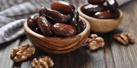 تفسير حلم أكل التمر في المنام وعلاقته بالحصول على رزق حلال قريبا