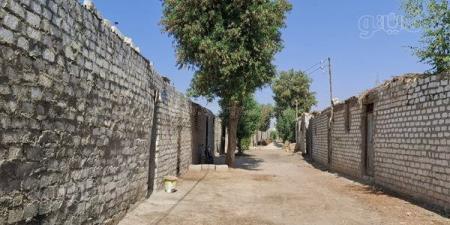 المتر بـ 8 آلاف جنيه والحسابة بتحسب، غرائب تقينين الأراضي بمنطقة المعنا الجبلية في قنا (فيديو)