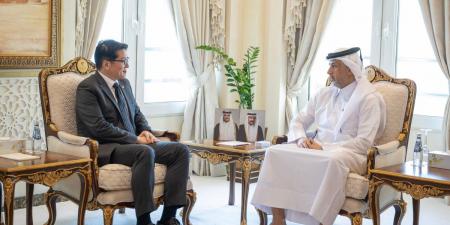 وزير الدولة للشؤون الداخلية يستعرض مع سفير كوريا لدى الدولة التعاون الأمني بين البلدين