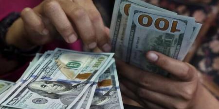 الدولار يتراجع لأدنى مستوى في ثلاثة أشهر بعد محضر الفيدرالي