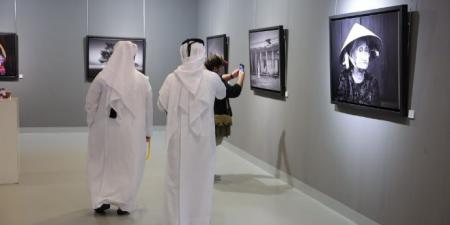 مصورو قطر يحتفلون بيومهم العالمي في معرض يستمر شهرا كاملا
