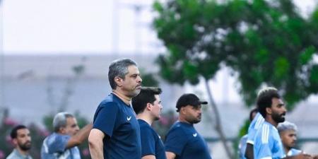 جلسة بين معتمد جمال ولاعبي الزمالك قبل مواجهة البنك الأهلي