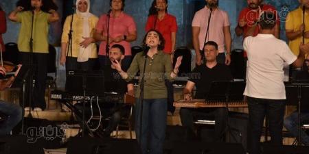 جنة الجندي من فرقة "أيامنا الحلوة" تخطف أنظار جمهور القلعة بـ "لولا الملامة" (صور)
