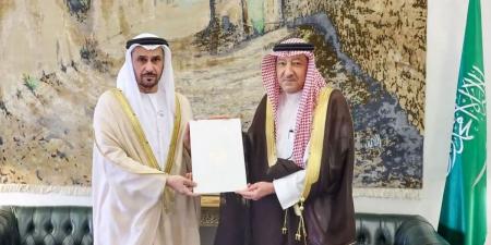 رسالة خطية لخادم الحرمين الشريفين من الرئيس الإماراتي تتصل بالعلاقات الثنائية