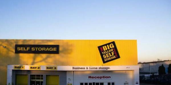 بلاكستون تدرس شراء شركة التخزين البريطانية "بيج يلو"