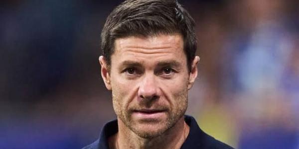 ألونسو يترقب العودة إلى الدوري الإنجليزي الممتاز