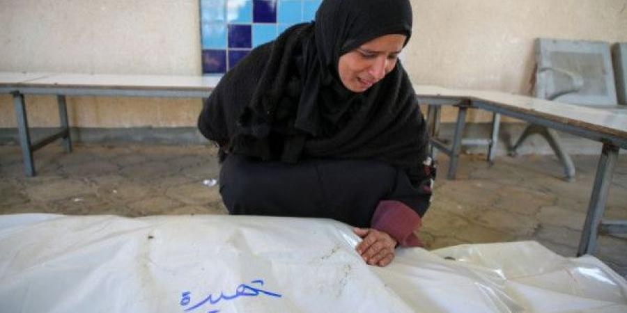 مركز حقوقي: الاحتلال يقتل امرأة فلسطينية كل ساعة في غزة