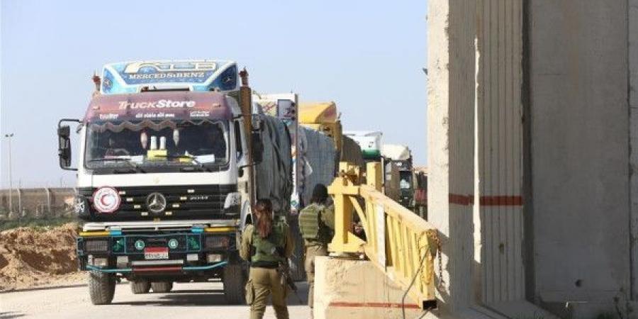 قناة (i24NEWS) الإسرائيلية: دخول المساعدات إلى غزة سيستمر رغم افتتاح مراكز نيتساريم وموراج