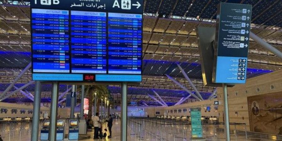 مطار الملك عبد العزيز يصدر قائمة بـ12 مادة محظورة على القادمين إلى السعودية