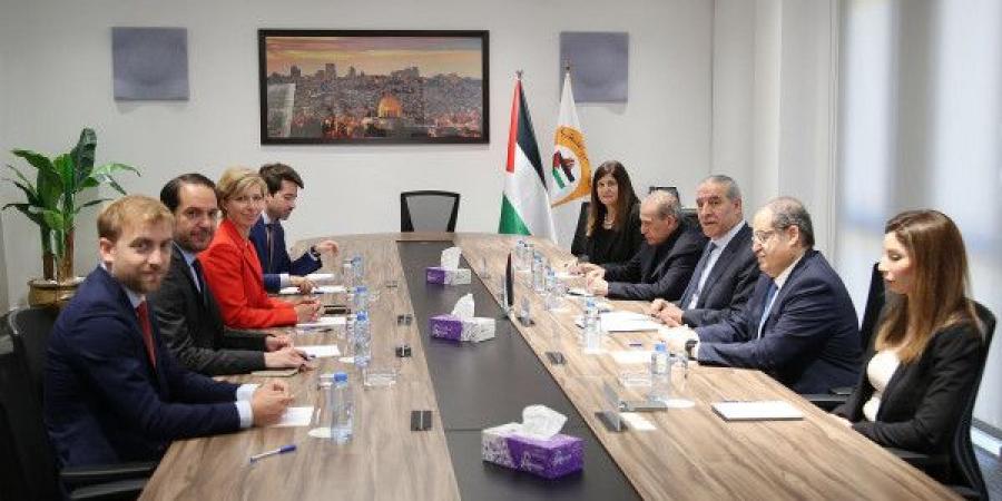 حسين الشيخ يلتقي مع مستشارة الرئيس الفرنسي لشؤون الشرق الأوسط