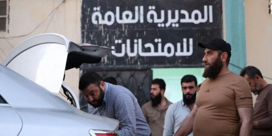 سوريا.. ضبط شبكة تروج سماعات لاسلكية للغش في الامتحانات
