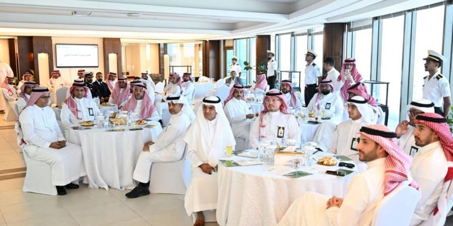 (جامعة الملك عبدالعزيز والهيئة العامة للنقل تحتفلان بيوم البحارة العالمي)