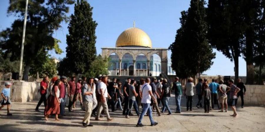 مستوطنون يقتحمون المسجد الأقصى بحماية مشددة من قوات الاحتلال