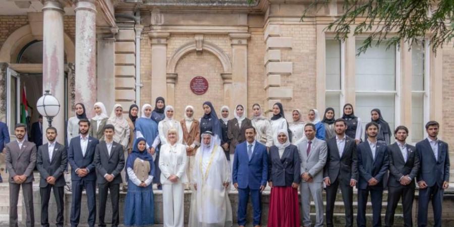 سلطان لطلبة علوم البحار في جامعة خورفكان: تمثلون قمة البحث العلمي الذي نحتاجه