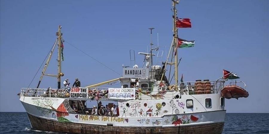 فيديو | لحظة اقتحام الجيش الإسرائيلي للسفينة «حنظلة» قبل وصولها غزة