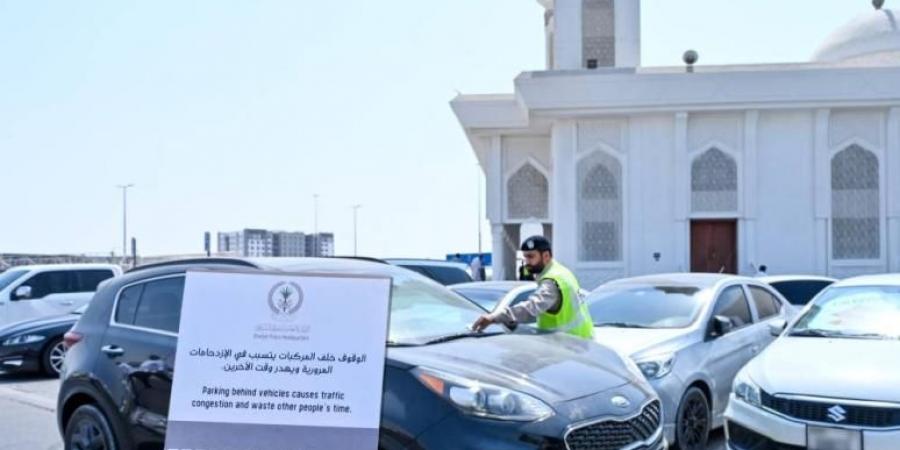 شرطة الشارقة تطلق حملة للحد من الوقوف العشوائي حول المساجد