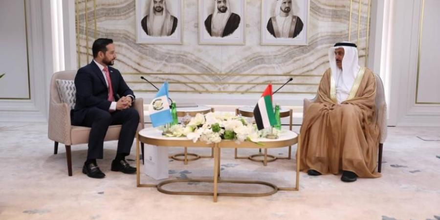 صقر غباش يبحث وسفير غواتيمالا العلاقات الثنائية