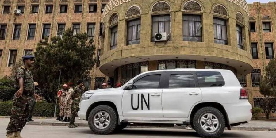 الحوثيون يحتجزون 15 موظفاً أممياً في صنعاء