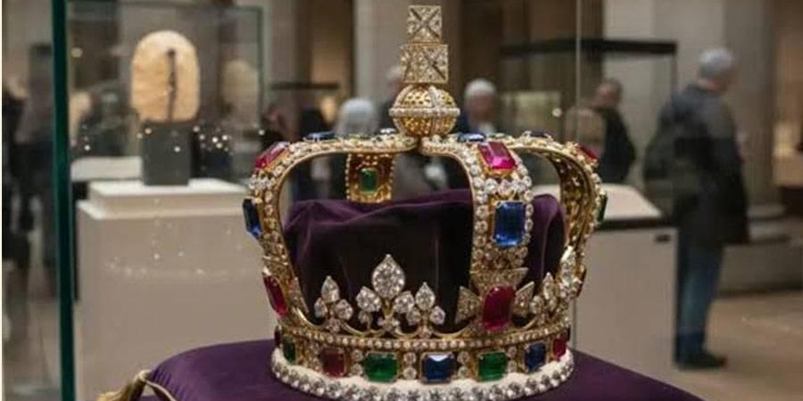 العثور على تاج الإمبراطورة أوجيني المرصع بـ1354 ماسة بعد سرقته من متحف اللوفر
