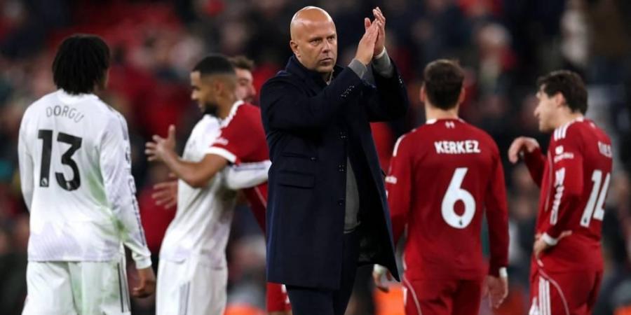 هل يجلس محمد صلاح احتياطياً؟.. ليفربول ومدربه سلوت تحت الضغط أمام فرانكفورت