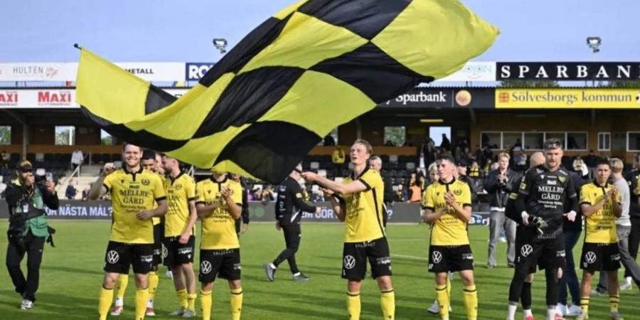فريق قرية الصيد يحرز الدوري السويدي بإمكانات محدودة