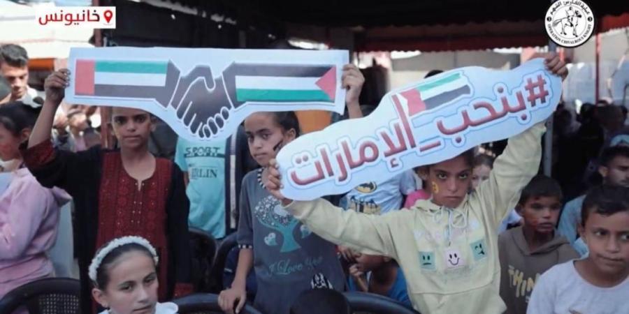 «الفارس الشهم 3» ترسم البسمة على وجوه أيتام غزة