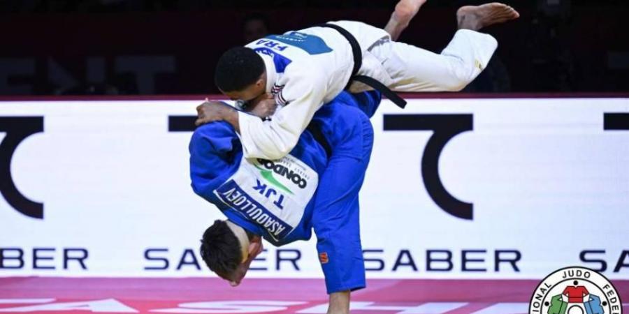 320 لاعباً في «دولية خورفكان» للجودو