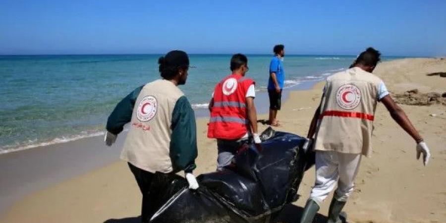انتشال جثث 18 مهاجرا إثر انقلاب قاربهم قبالة سواحل ليبيا