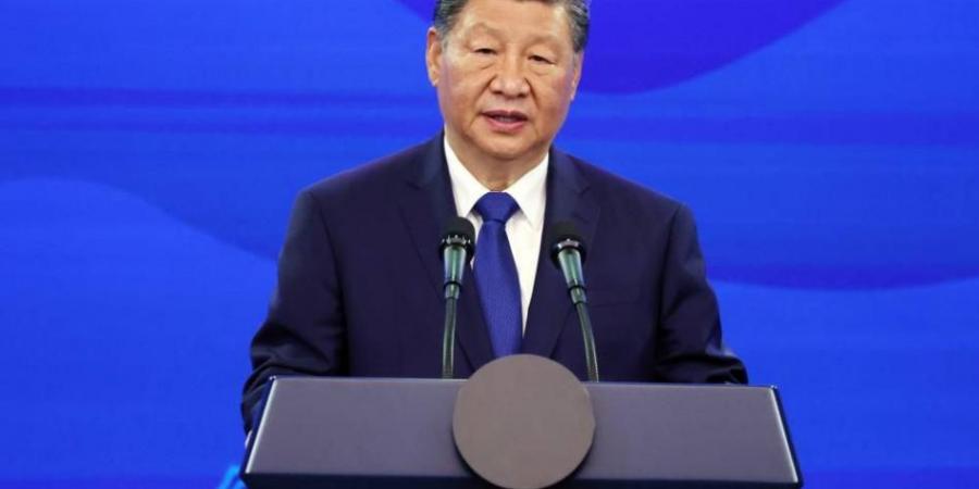 شي يخطف الأضواء في قمة «أبيك» بعد مغادرة ترامب