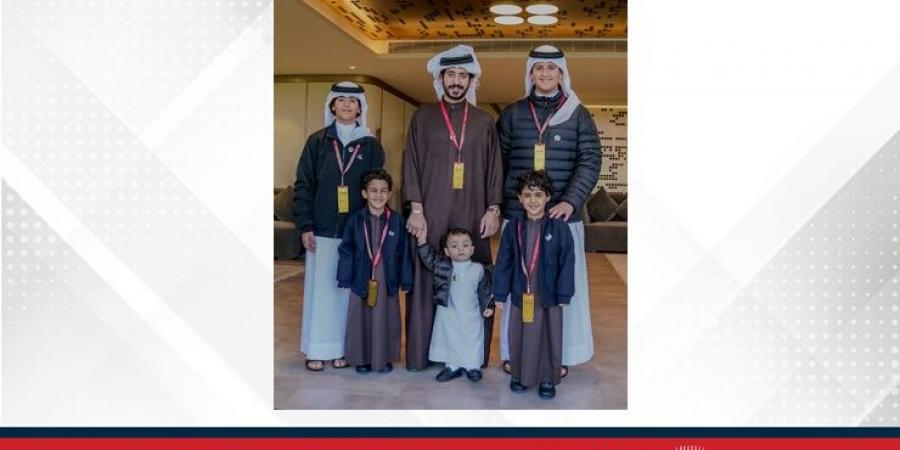 سمو
      الشيخ
      خالد
      بن
      حمد
      وأنجاله
      يتوّجون
      الفائزين
      ..
      ختام
      مميّز
      لمهرجان
      العيد
      الوطني
      بسباقات
      حافلة
      وانطلاقة
      قوية
      لبطولة
      البحرين
      الدولية