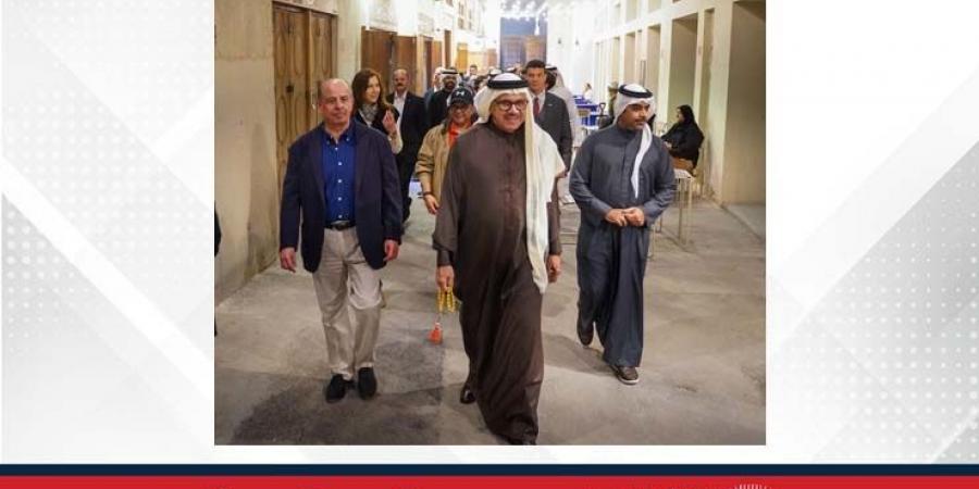 وزير
      الخارجية
      يزور
      مهرجان
      ليالي
      المحرق
      برفقة
      سفراء
      البعثات
      الأجنبية
      المعتمدة
      في
      المملكة