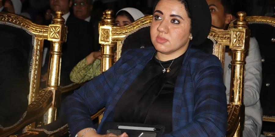 أمين
      سر
      «تضامن
      الشيوخ»
      لـ«تحيا
      مصر»:
      أؤيد
      حظر
      السوشيال
      ميديا
      للأطفال
      دون
      16
      عاما