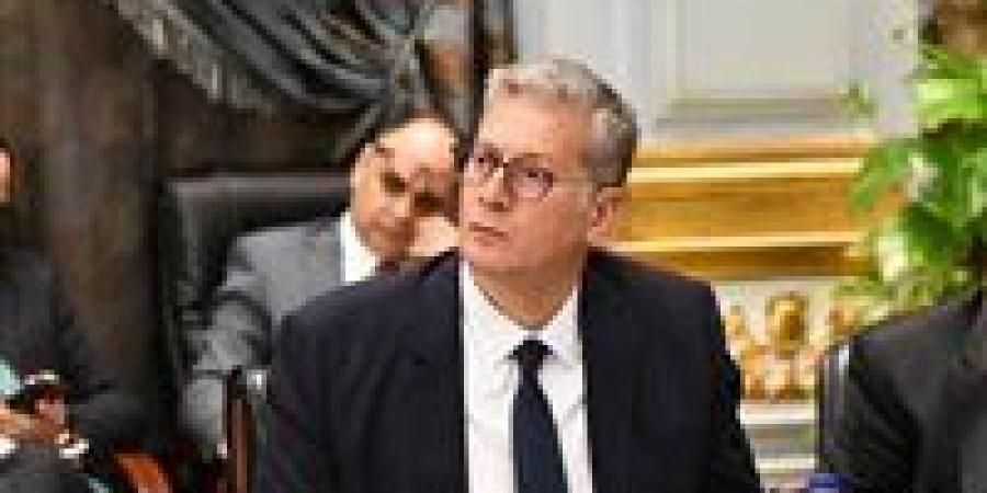 وزير
      البترول
      يطمنئن
      المواطنين:
      لن
      تكون
      هناك
      أي
      زيادات
      في
      أسعار
      المواد
      البترولية
      حتى
      أكتوبر
      2026