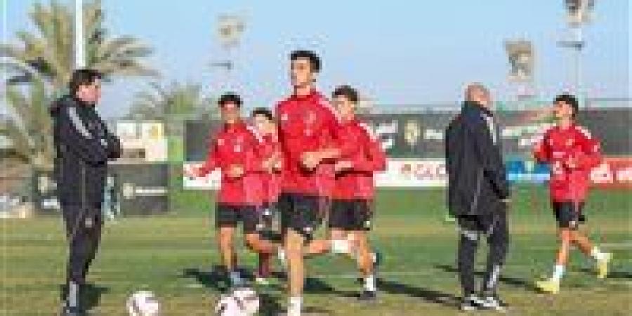 توروب
      يعلن
      التشكيل
      الرسمي
      الأهلي
      لمواجهة
      غزل
      المحلة
      فى
      كأس
      عاصمة
      مصر