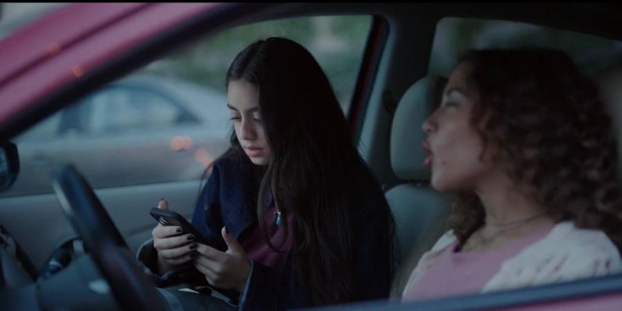 مسلسل
      ميدتيرم
      الحلقة
      13..
      قصة
      حب
      جديدة
      ومشكلة
      كبيرة
      لـ
      تيا