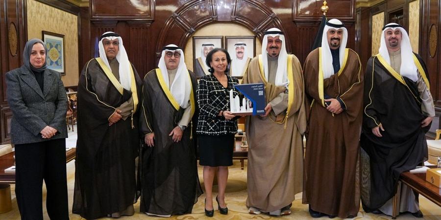 رئيس الوزراء تسلم تقرير هيئة تشجيع الاستثمار المباشر