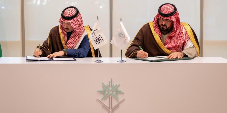 أمير
      عسير
      ووزير
      الاقتصاد
      يوقّعان
      مذكرة
      تفاهم
      لتعزيز
      التنمية
      الاقتصادية
      بالمنطقة