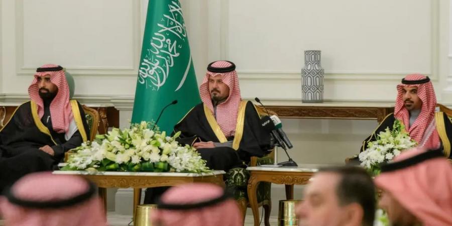 أمير
      المدينة
      المنورة
      يرعى
      حفل
      إطلاق
      أعمال
      مبادرة
      جولة
      المحتوى
      المحلي
      بالمنطقة