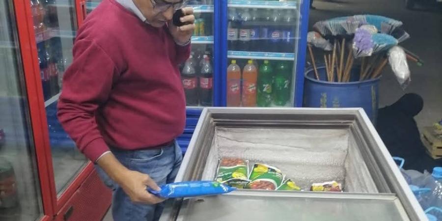 حملة
      رقابية
      موسعة
      على
      محال
      تجارية
      ومطاعم
      بحي
      جنوب
      الغردقة