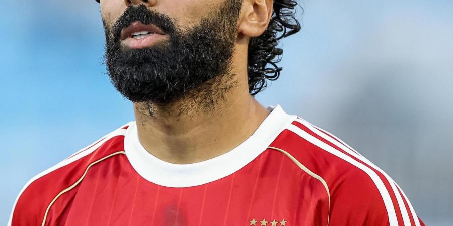 أول
      تعليق
      من
      حسين
      الشحات
      بعد
      ارتداءه
      لشارة
      النادي
      الأهلي
      أمام
      غزل
      المحلة