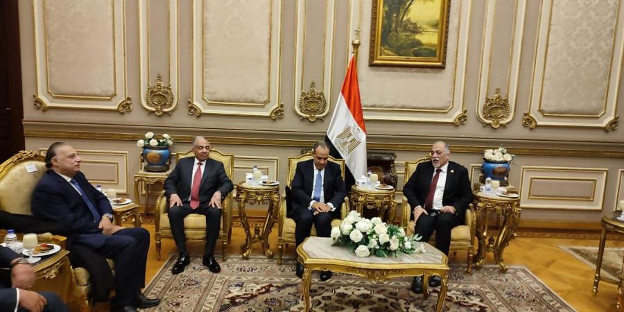 تضامن
      الشيوخ
      تعقد
      اجتماع
      مع
      وزير
      الخارجية
      لمتابعة
      جهود
      مصر
      الدولية
      بملف
      حقوق
      الإنسان
      (صور)