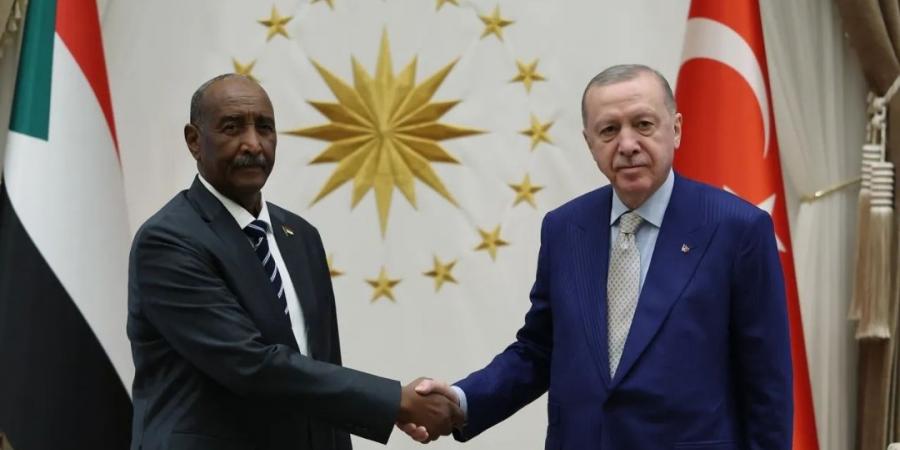 أردوغان
      لـ
      البرهان:
      الحرب
      في
      السودان
      تسببت
      في
      واحدة
      من
      أكبر
      الأزمات
      الإنسانية
      في
      العالم